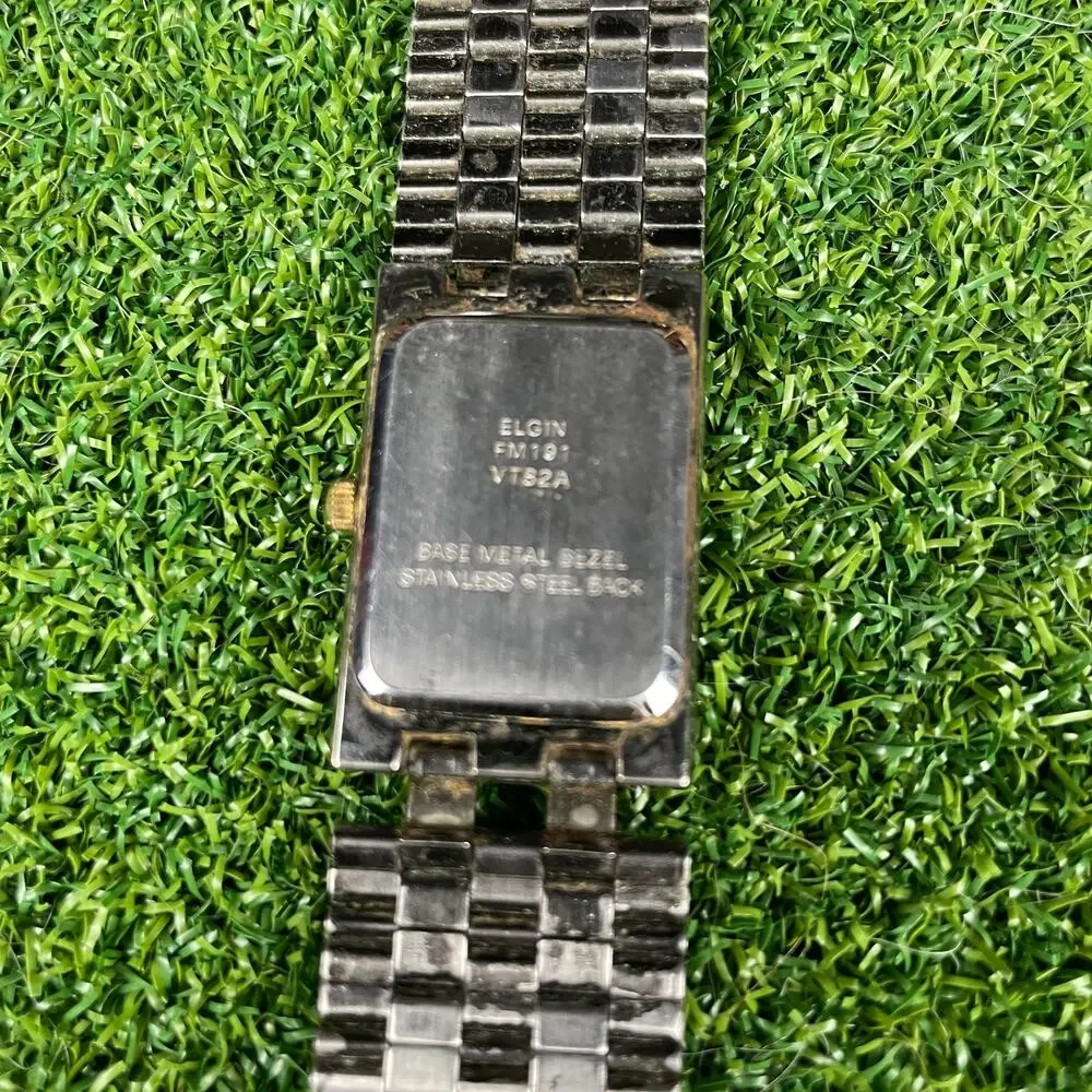 Vintage Elgin Womens Diamond Quartz Two Tone Base Metal Bezel Watch